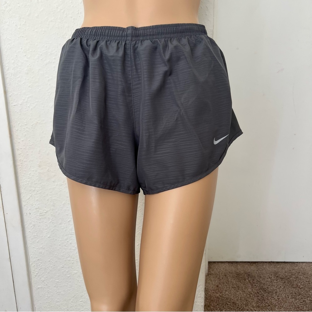 Nike Gray Athletic Shorts with Moisture-Wicking Fabric and Elastic Waistband